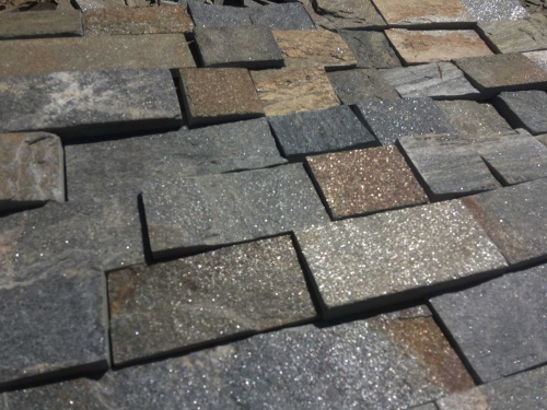 Плитка пилёная златолит Уральский для цоколя, отмостки купить в Феодосии