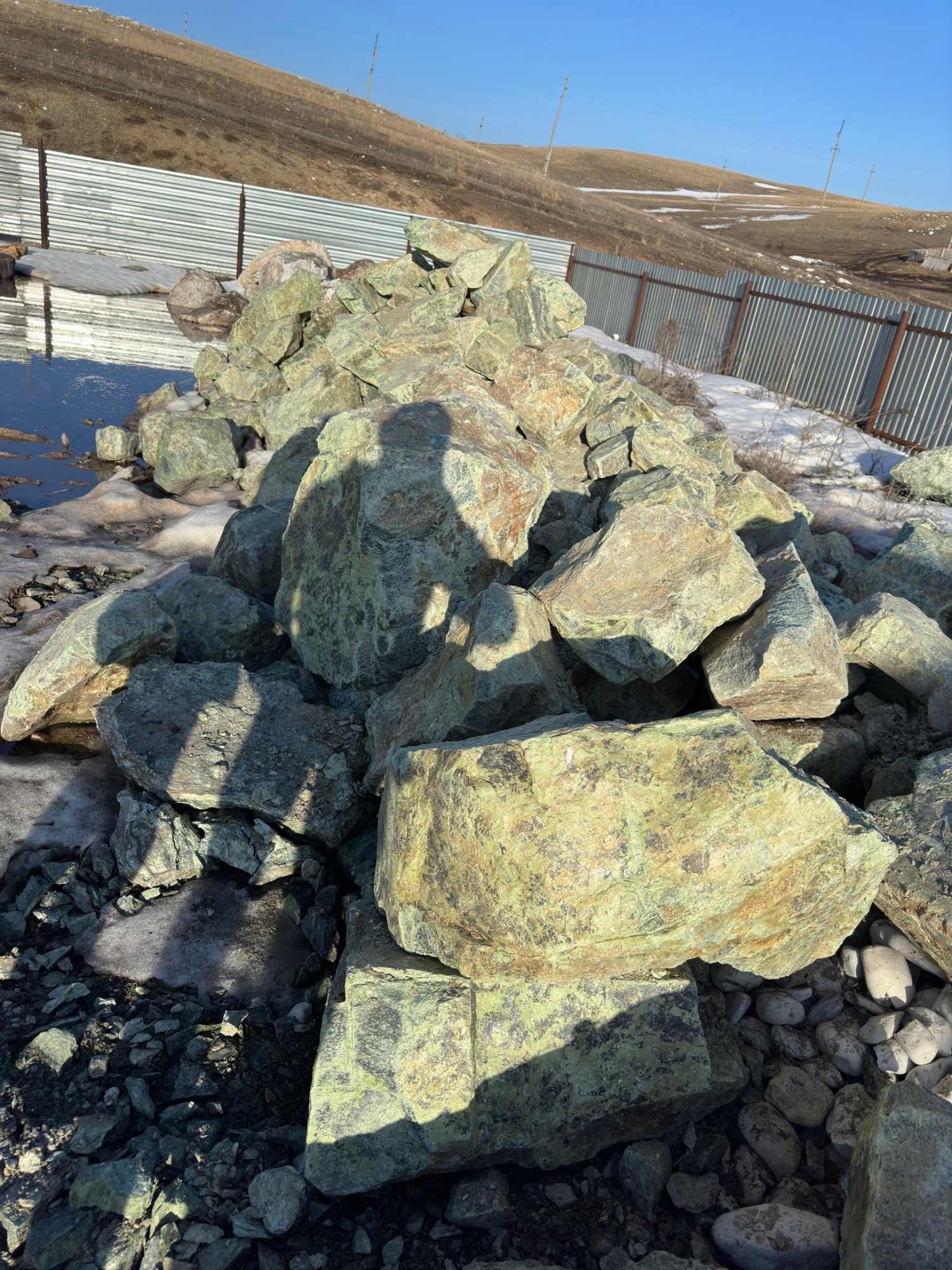 Камни для ландшафтного дизайна зелёные 10-60 килограмм купить в Феодосии