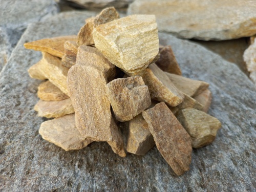 Златолит жёлтый декоративная каменная крошка купить в Феодосии