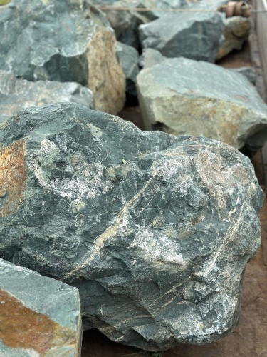 Камни для ландшафтного дизайна зелёные 10-60 килограмм купить в Феодосии