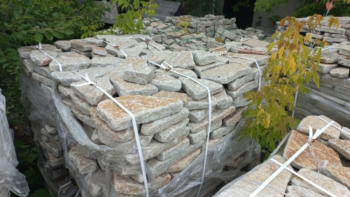 Гранитный плитняк галтованный для парковки купить в Феодосии