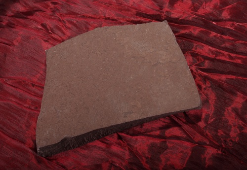 Плитняк лемезит бордовый для цоколя 1,5-2 см купить в Феодосии