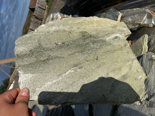 Плитняк златолит зелёный для цоколя, отмостки купить в Феодосии