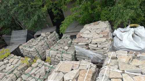 Гранитный плитняк галтованный для парковки купить в Феодосии