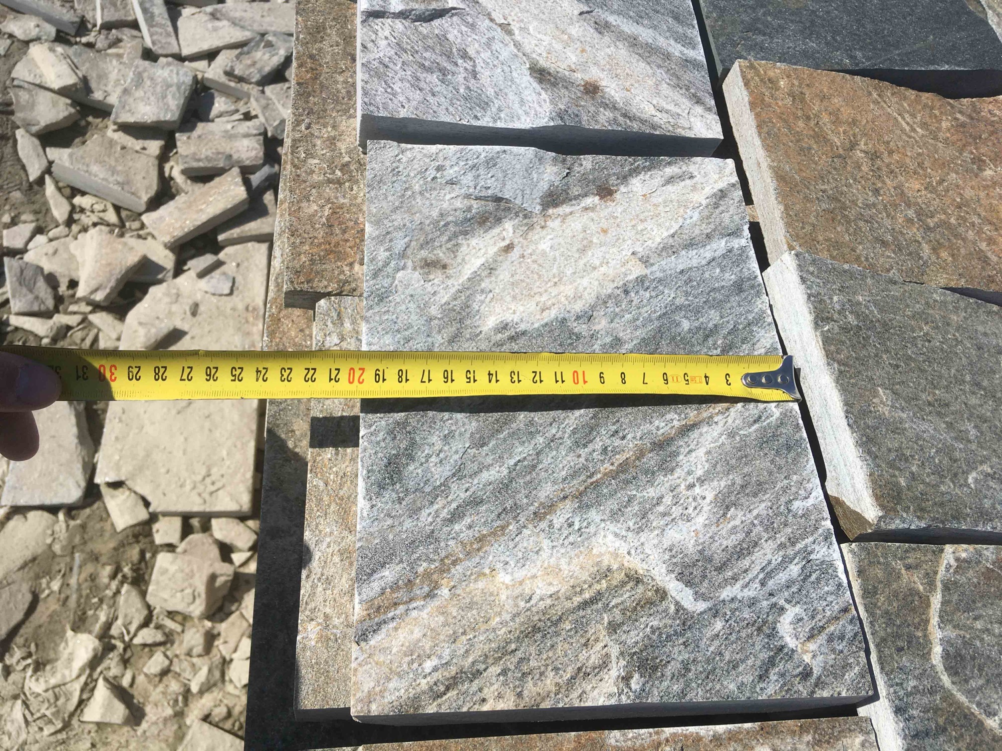 Плитка пилёная златолит Уральский для фасада купить в Феодосии