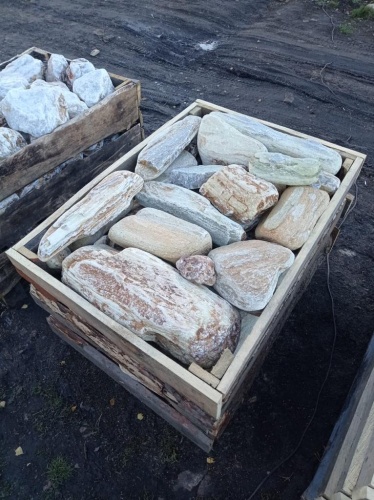 Златолит жёлтый, жёлто-зелёный глыбки и валуны для ланшафтного дизайна купить в Феодосии