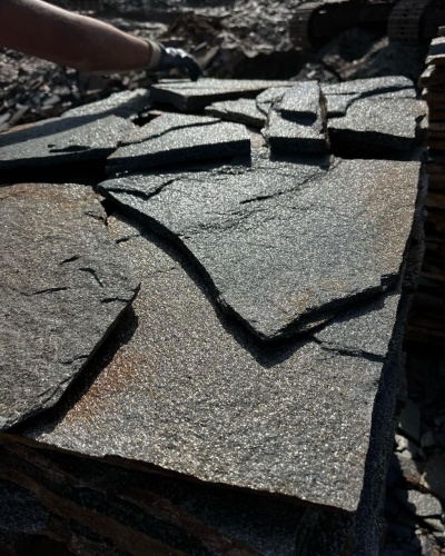 Плитняк златолит серебристый для фасада купить в Феодосии