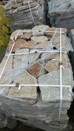 Плитняк галтованный гранитный для ландшафтного дизайна купить в Феодосии