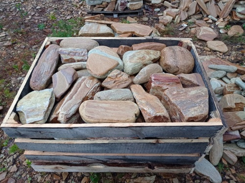 Златолит жёлтый, жёлто-зелёный глыбки и валуны для ланшафтного дизайна купить в Феодосии