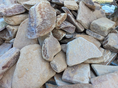 Златолит жёлтый, жёлто-зелёный глыбки и валуны для ланшафтного дизайна купить в Феодосии