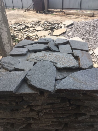 Златолит серебристый галтованный для лестниц купить в Феодосии